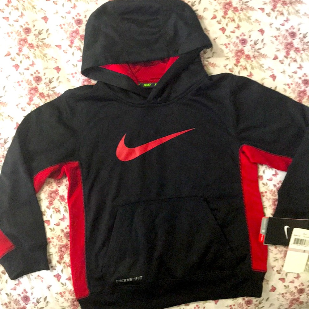 Boys Nike size 6 Hoodie NWT